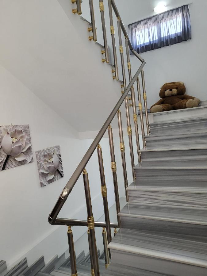Italian Style Apartment ดูร์เรส ภายนอก รูปภาพ